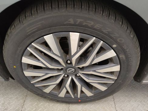 Used 2024 Nissan Altima 2.5 SV image 31