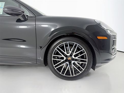 New 2026 Porsche Cayenne GTS image 25