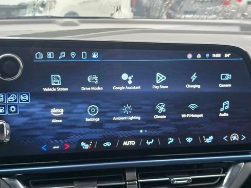 Certified 2025 Chevrolet Equinox EV LT w/ Convenience Package image 36