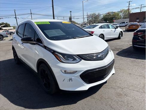 Used 2020 Chevrolet Bolt LT FWD image 2