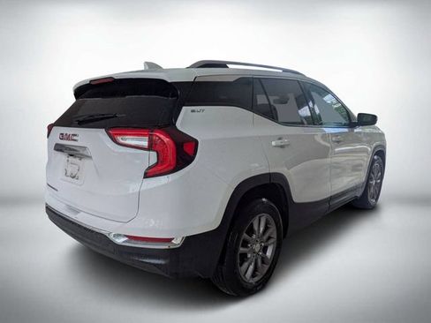Used 2024 GMC Terrain SLT FWD image 3