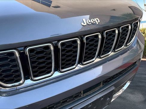 Used 2022 Jeep Grand Cherokee L Limited AWD/4WD image 28