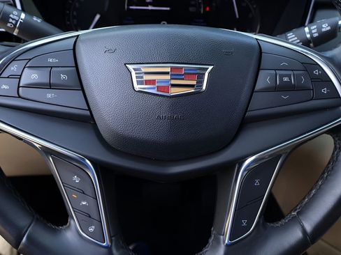 Used 2018 Cadillac XT5 Premium Luxury FWD image 19