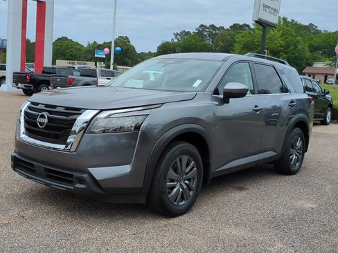 Used 2025 Nissan Pathfinder SV FWD image 1