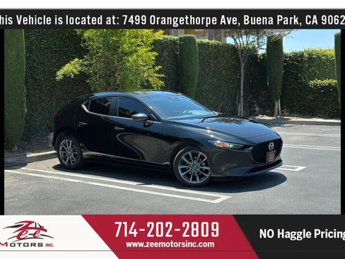 Used 2022 MAZDA MAZDA3 s FWD image 2