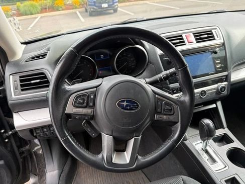 Used 2017 Subaru Outback 2.5i Premium AWD/4WD image 8