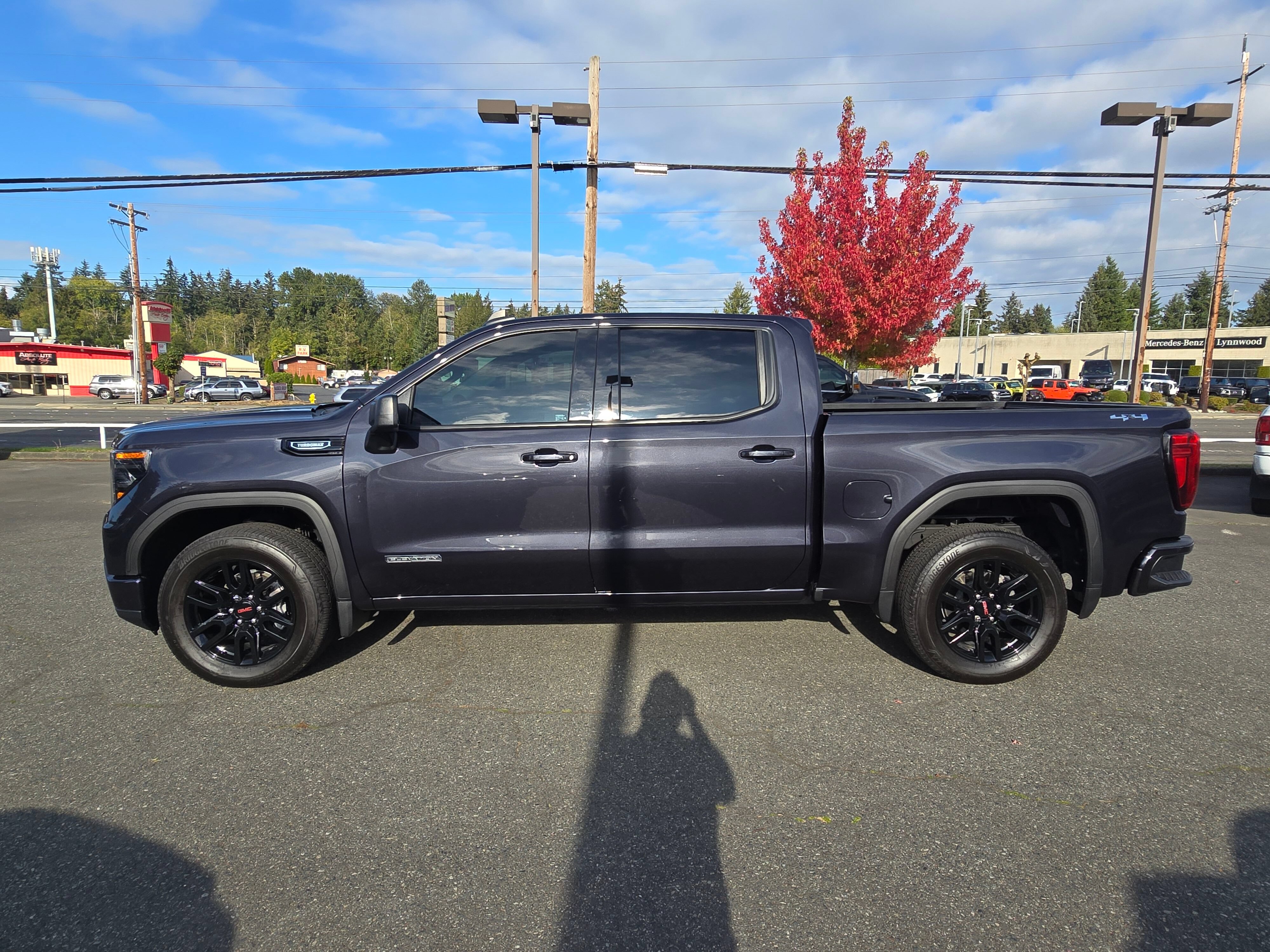 Used 2025 GMC Sierra 1500 Elevation AWD/4WD image 4
