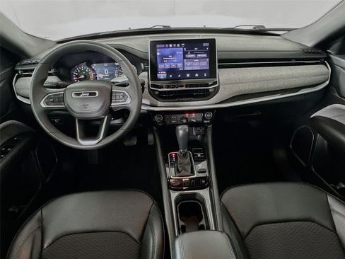 Used 2024 Jeep Compass Latitude AWD/4WD image 29