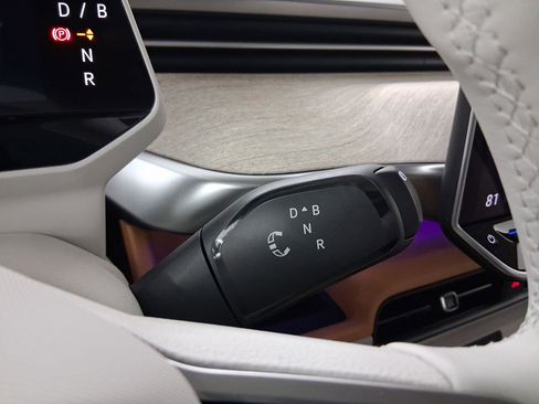 Used 2025 Volkswagen ID. Buzz 1st Edition image 22