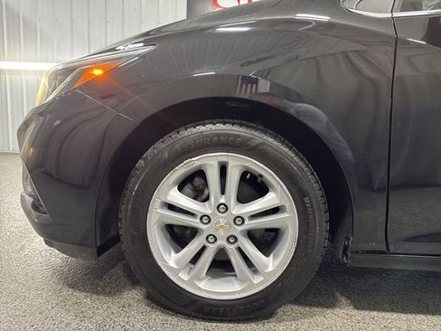 Used 2018 Chevrolet Cruze LT image 19