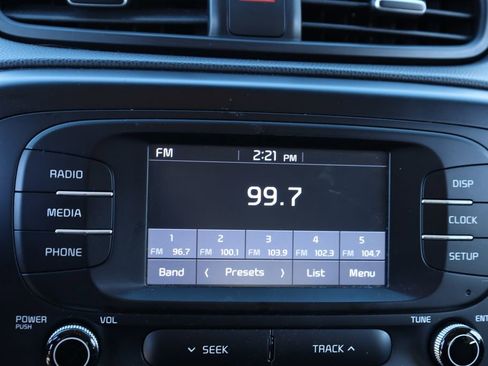 Used 2017 Kia Soul + image 19