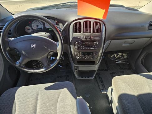 Used 2005 Dodge Grand Caravan SXT w/ Premium Group FWD image 21