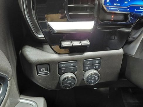 Certified 2024 Chevrolet Silverado 1500 High Country image 44