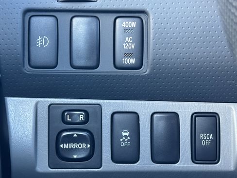 Used 2015 Toyota Tacoma 4x4 Double Cab w/ TRD Sport Package image 40