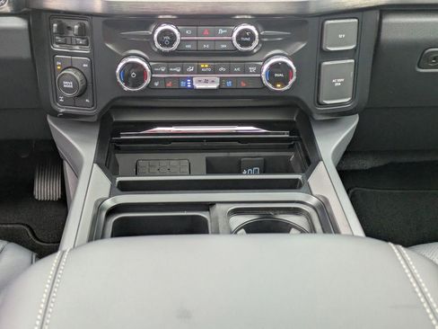 New 2026 Ford F250 Lariat w/ Black Appearance Package image 23