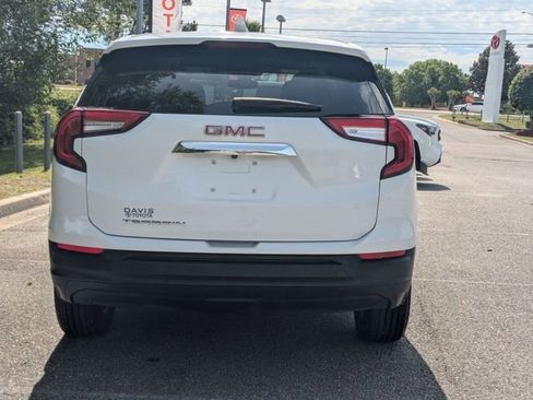 Used 2024 GMC Terrain SLE FWD image 4