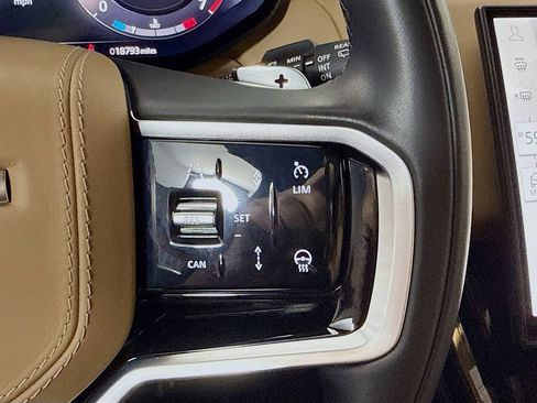 Used 2024 Land Rover Range Rover Sport SE image 12