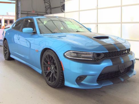 Used 2019 Dodge Charger Scat Pack w/ Dynamics Package RWD image 2