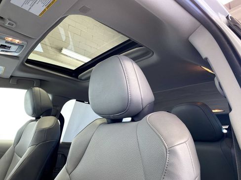 Used 2024 Toyota Sienna XLE w/ XLE Plus Package AWD/4WD image 19