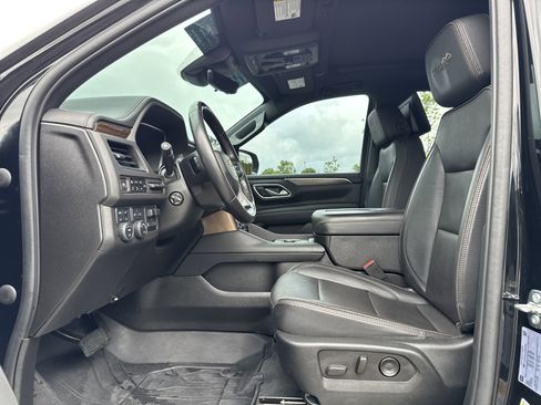 Used 2023 Chevrolet Tahoe High Country w/ Advanced Technology Package AWD/4WD image 17