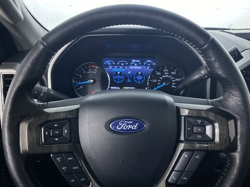 Used 2019 Ford F250 Lariat image 3