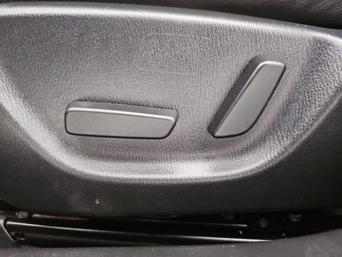 Used 2018 MAZDA MAZDA3 Grand Touring FWD image 32