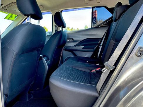 Used 2021 Nissan Kicks SV image 23