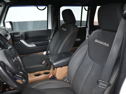 Used 2016 Jeep Wrangler Unlimited Sahara w/ Connectivity Group image 16
