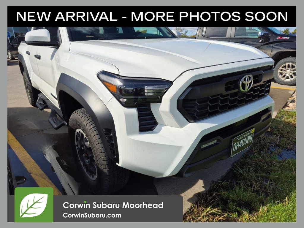 Used 2025 Toyota Tacoma TRD Off-Road AWD/4WD image 1