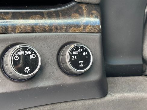 Used 2015 Cadillac Escalade Platinum image 26