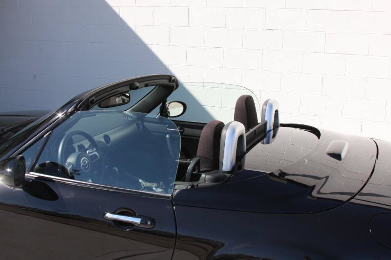 Used 2010 MAZDA MX-5 Miata Touring RWD image 18