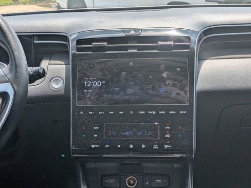 Used 2024 Hyundai Tucson Limited image 19