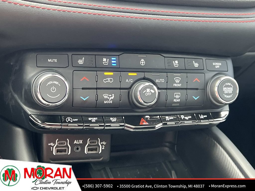 Used 2025 Dodge Durango GT AWD/4WD image 24