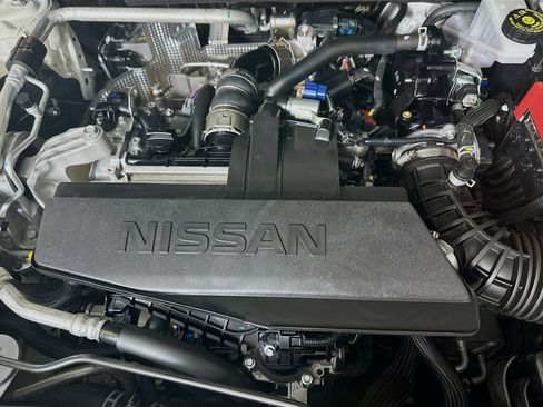 Used 2024 Nissan Rogue S FWD image 32