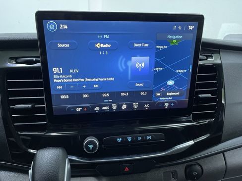 Used 2023 Ford Transit 350 XLT image 21