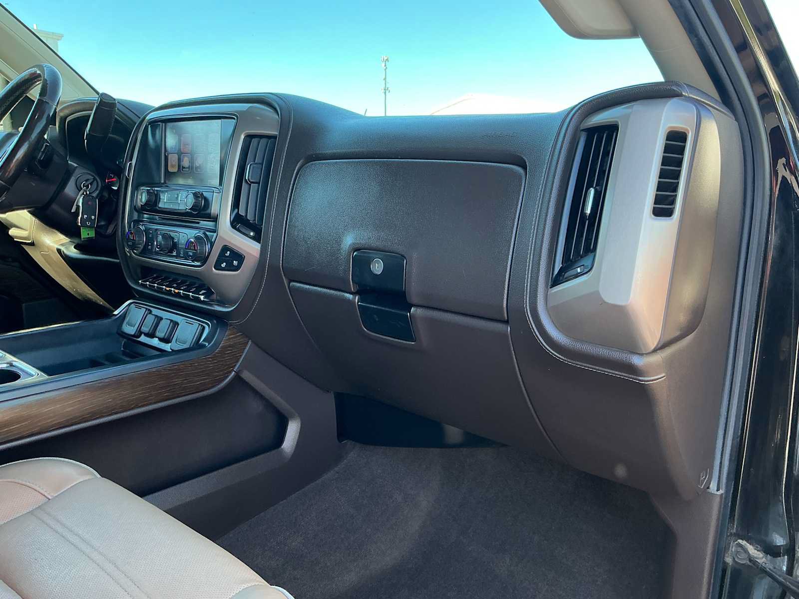 Used 2017 GMC Sierra 2500 Denali w/ Duramax Plus Package AWD/4WD image 24