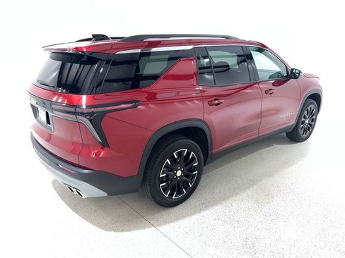 Used 2025 Chevrolet Traverse LT w/ Sun and Wheel Package image 5