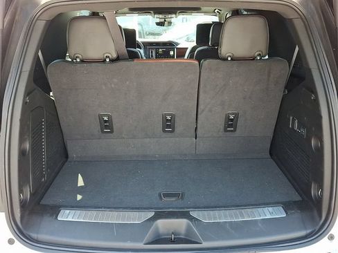 Used 2024 GMC Yukon Denali Ultimate AWD/4WD image 27
