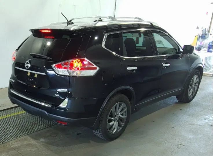 Used 2016 Nissan Rogue SL FWD image 2
