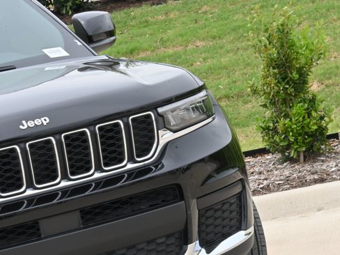 Used 2024 Jeep Grand Cherokee L Laredo w/ Luxury Tech Group I AWD/4WD image 10