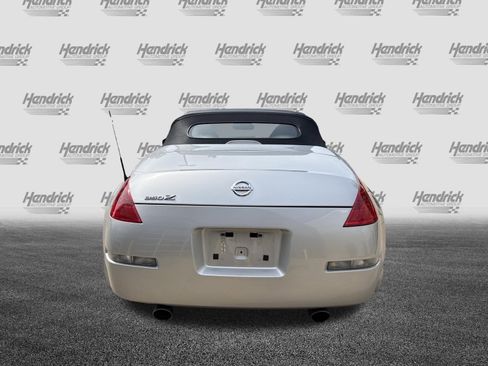 Used 2008 Nissan 350Z Touring RWD image 9