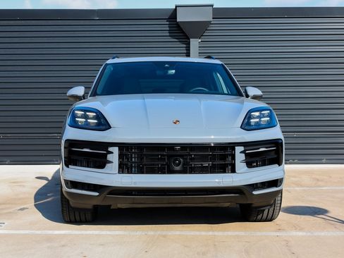 New 2025 Porsche Cayenne image 10