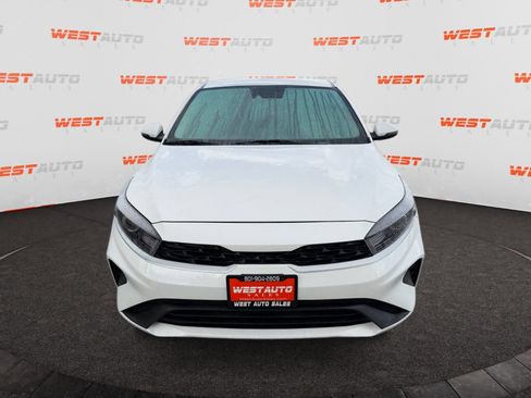 Used 2023 Kia Forte LXS w/ LXS Technology Package FWD image 8