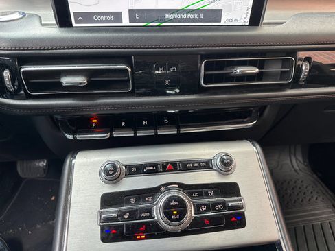 Used 2023 Lincoln Aviator AWD image 22