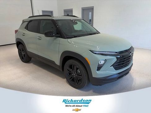 New 2026 Chevrolet TrailBlazer LT w/ Convenience Package AWD/4WD image 1