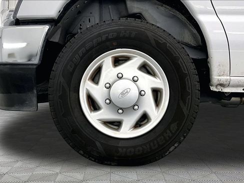 Used 2025 Ford E-350 and Econoline 350 Super Duty w/ Power Equipment Group RWD image 9