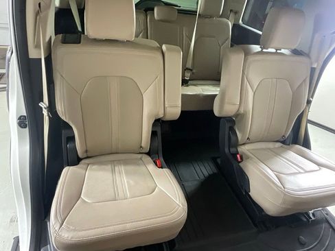 Used 2024 Ford Expedition Limited AWD/4WD image 30