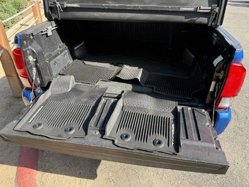 Used 2016 Toyota Tacoma 4x4 Double Cab image 23