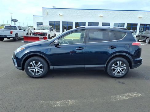 Used 2017 Toyota RAV4 LE image 2
