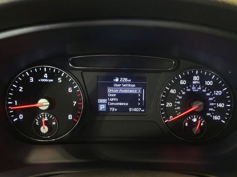 Used 2020 Kia Sorento LX FWD image 23
